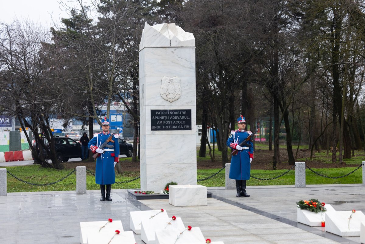 Slujbă de pomenire pentru eroii Revoluției la Aeroportul Otopeni 351560