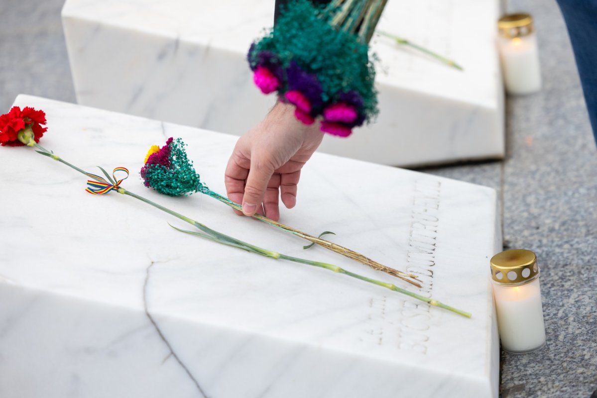 Slujbă de pomenire pentru eroii Revoluției la Aeroportul Otopeni 351561