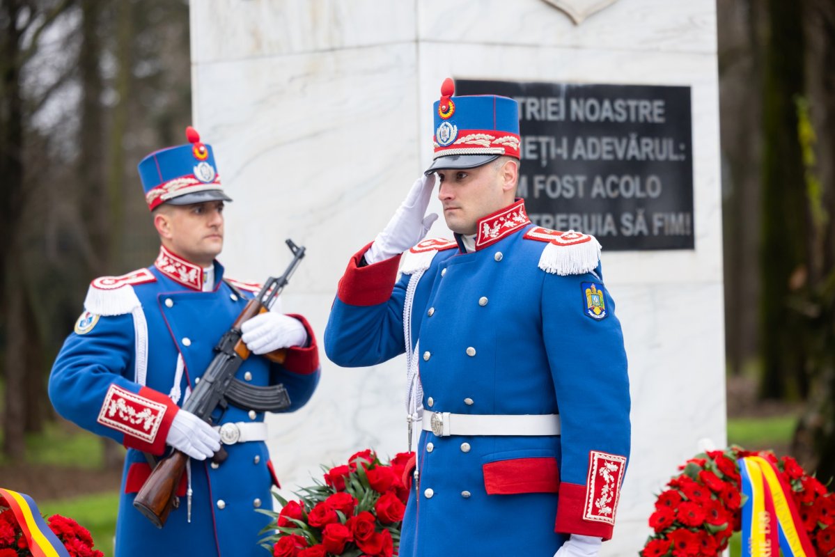Slujbă de pomenire pentru eroii Revoluției la Aeroportul Otopeni 351577