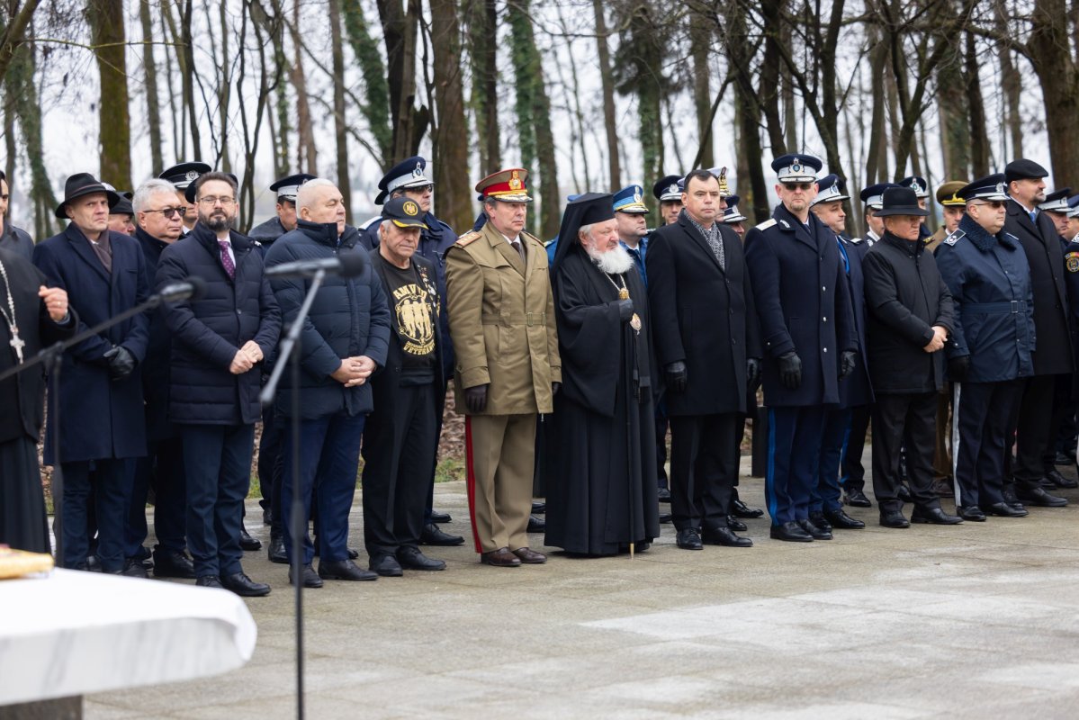 Slujbă de pomenire pentru eroii Revoluției la Aeroportul Otopeni 351578