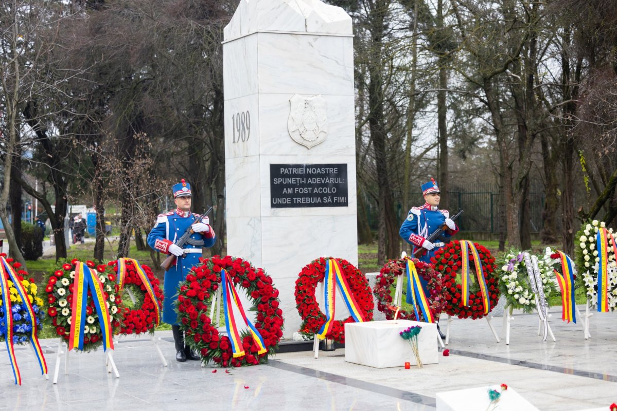 Slujbă de pomenire pentru eroii Revoluției la Aeroportul Otopeni 351579