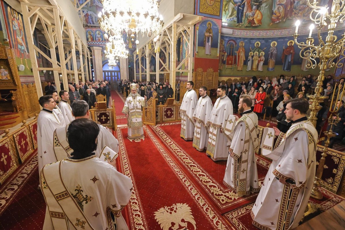 Crăciunul sărbătorit în eparhii din Muntenia și Dobrogea 351751