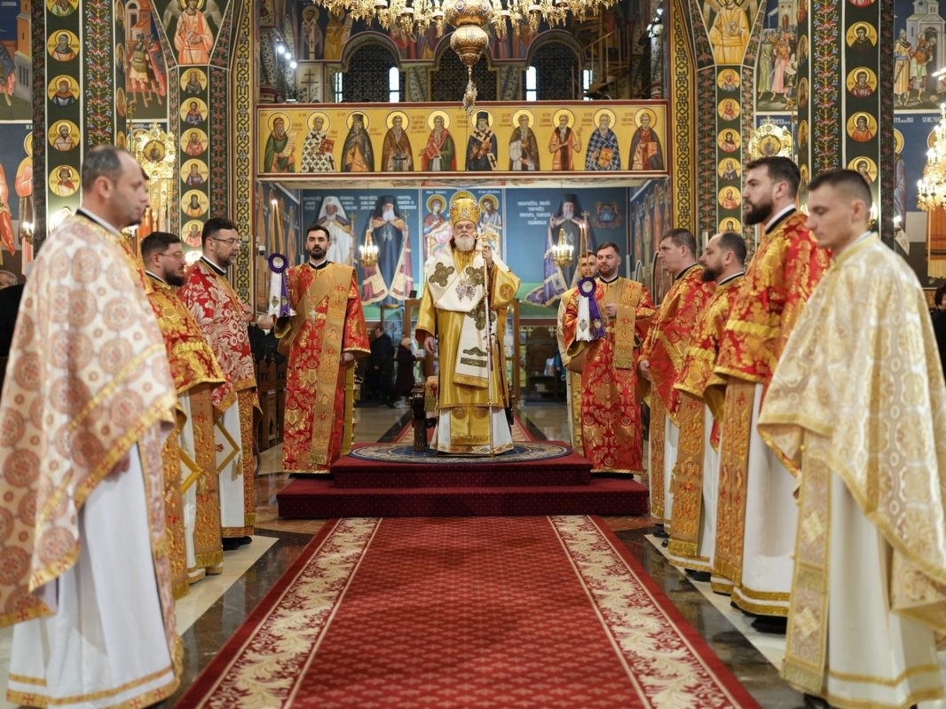Crăciunul sărbătorit în eparhii din Muntenia și Dobrogea 351755