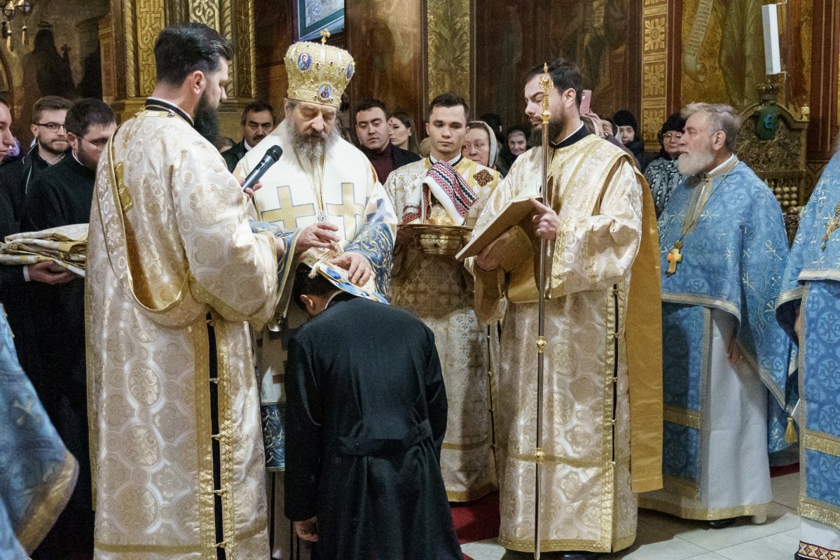 Hirotonie la Mănăstirea „Sfinții Trei Ierarhi” din Iași în Duminica de după Nașterea Domnului 351797