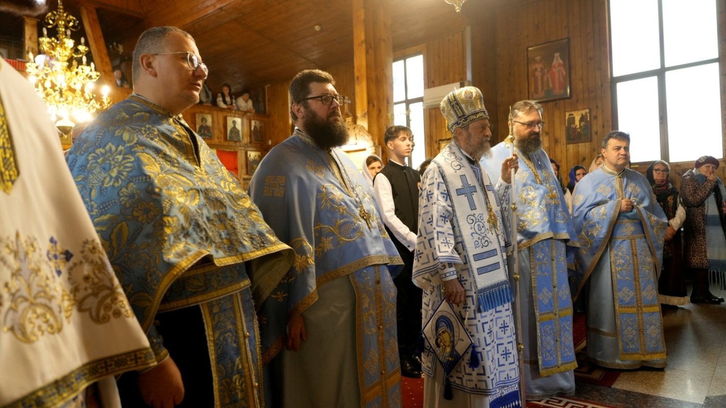 Liturghie arhierească la Braşov în a doua zi de Crăciun 351806