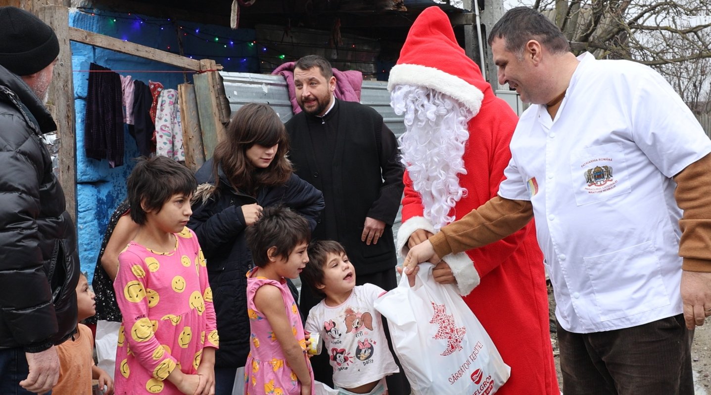Bucuria Crăciunului adusă copiilor de voluntarii bucureșteni 351887