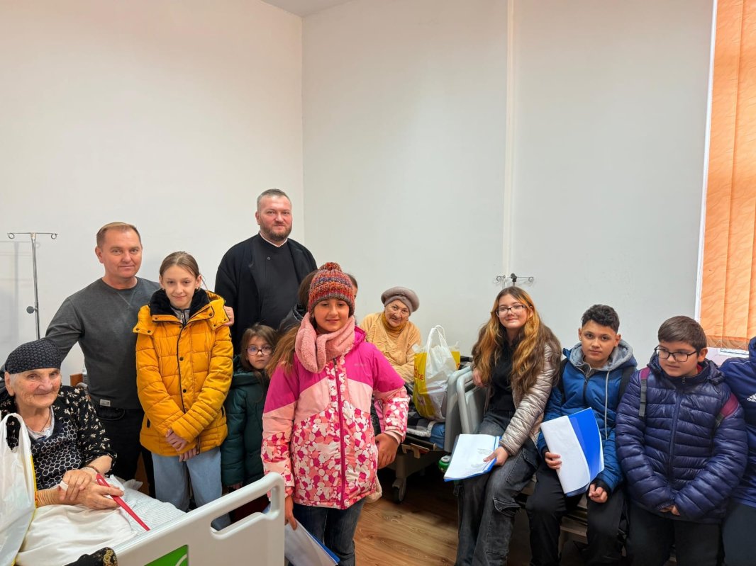 Dar de lumină pentru vârstnicii de la centrul din Fierbinți Târg 351901