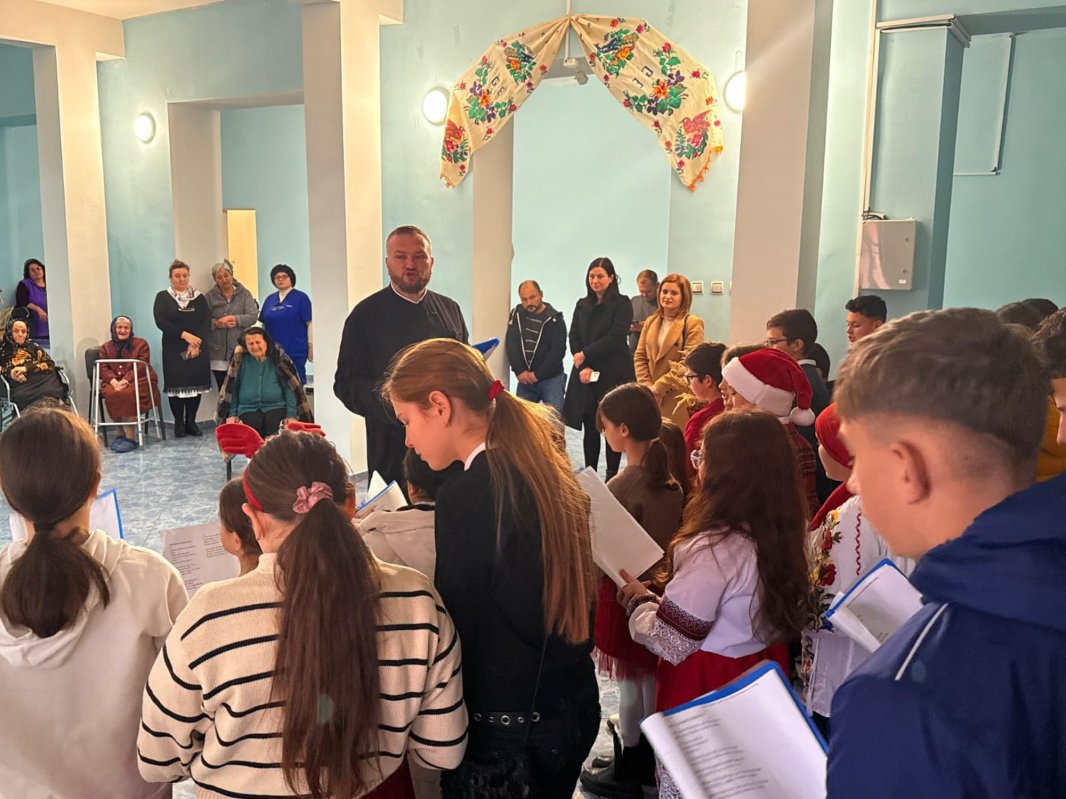 Dar de lumină pentru vârstnicii de la centrul din Fierbinți Târg 351902