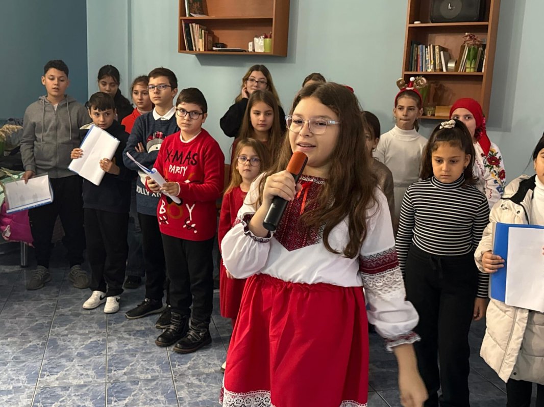 Dar de lumină pentru vârstnicii de la centrul din Fierbinți Târg 351903