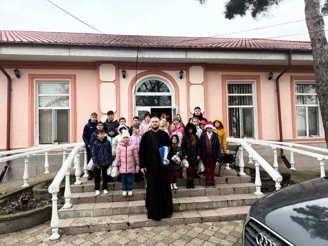 Dar de lumină pentru vârstnicii de la centrul din Fierbinți Târg 351910
