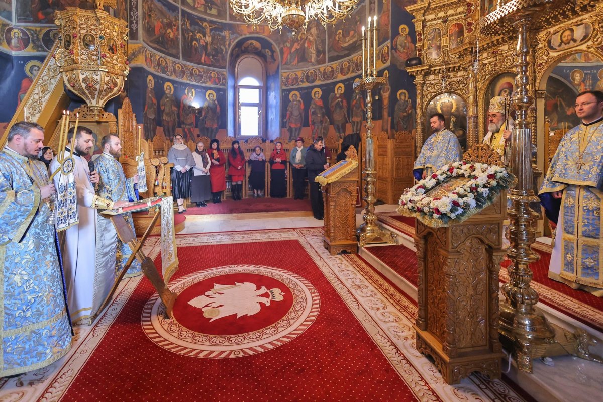 Hramul Societății Naționale a Femeilor Ortodoxe Române din Buzău și Vrancea 351883