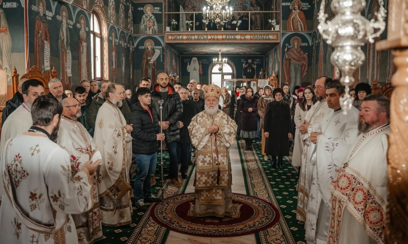 Popas de rugăciune la o parohie din Măcin 351889