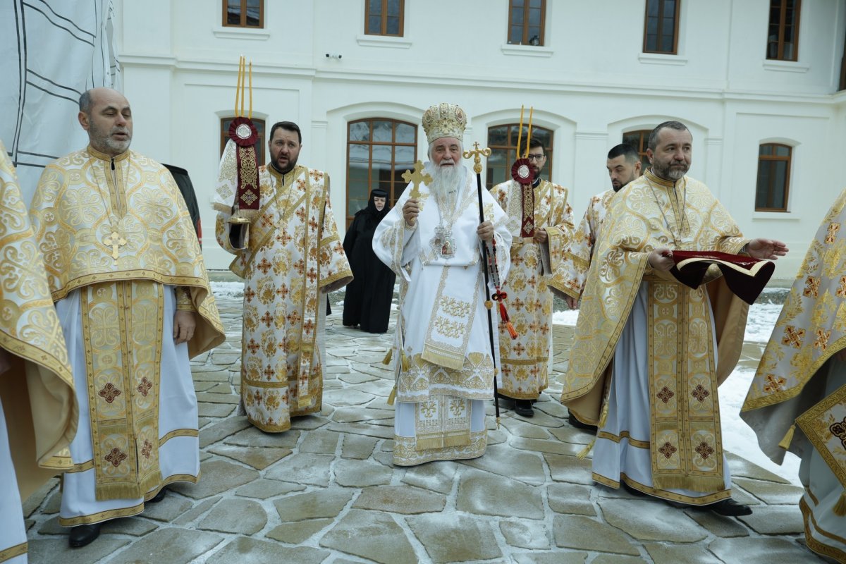 Prăznuirea Sfinţilor Cuvioşi Nicodim și Gherasim de la Tismana 351891