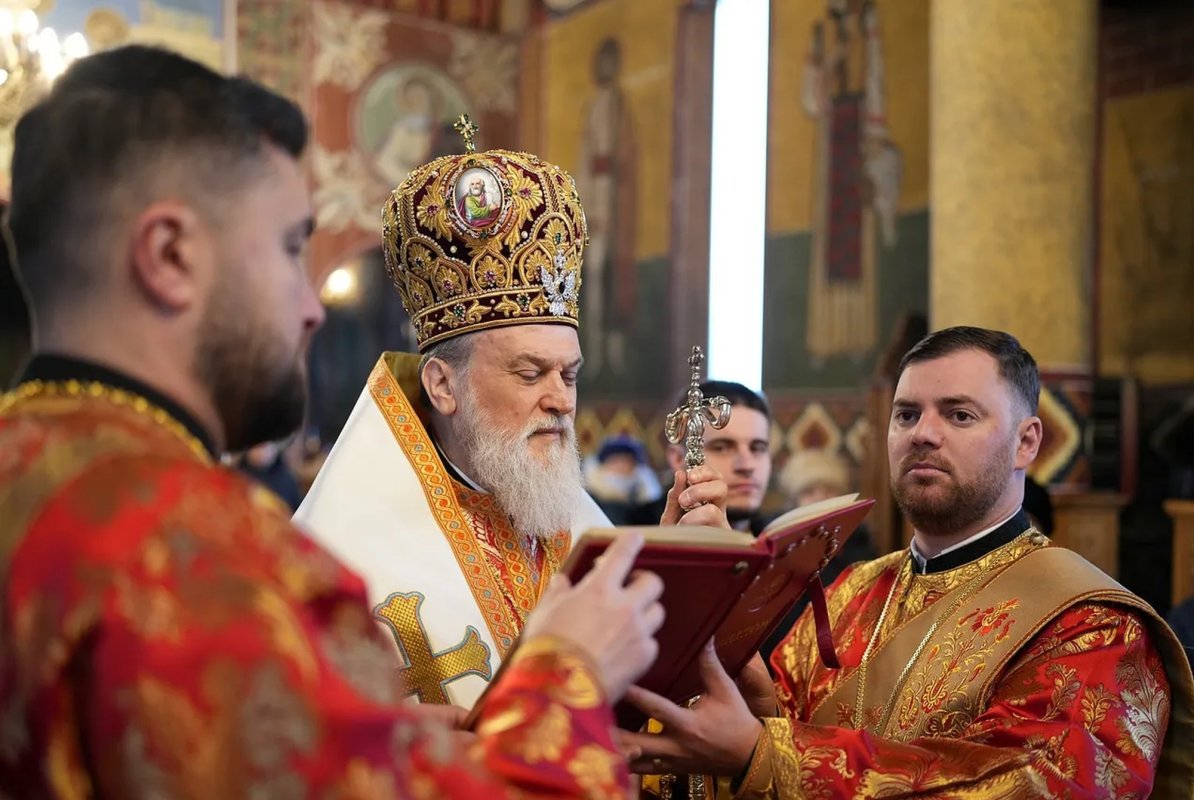 Slujire arhierească la Parohia „Sfânta Anastasia” din Călărași 351879