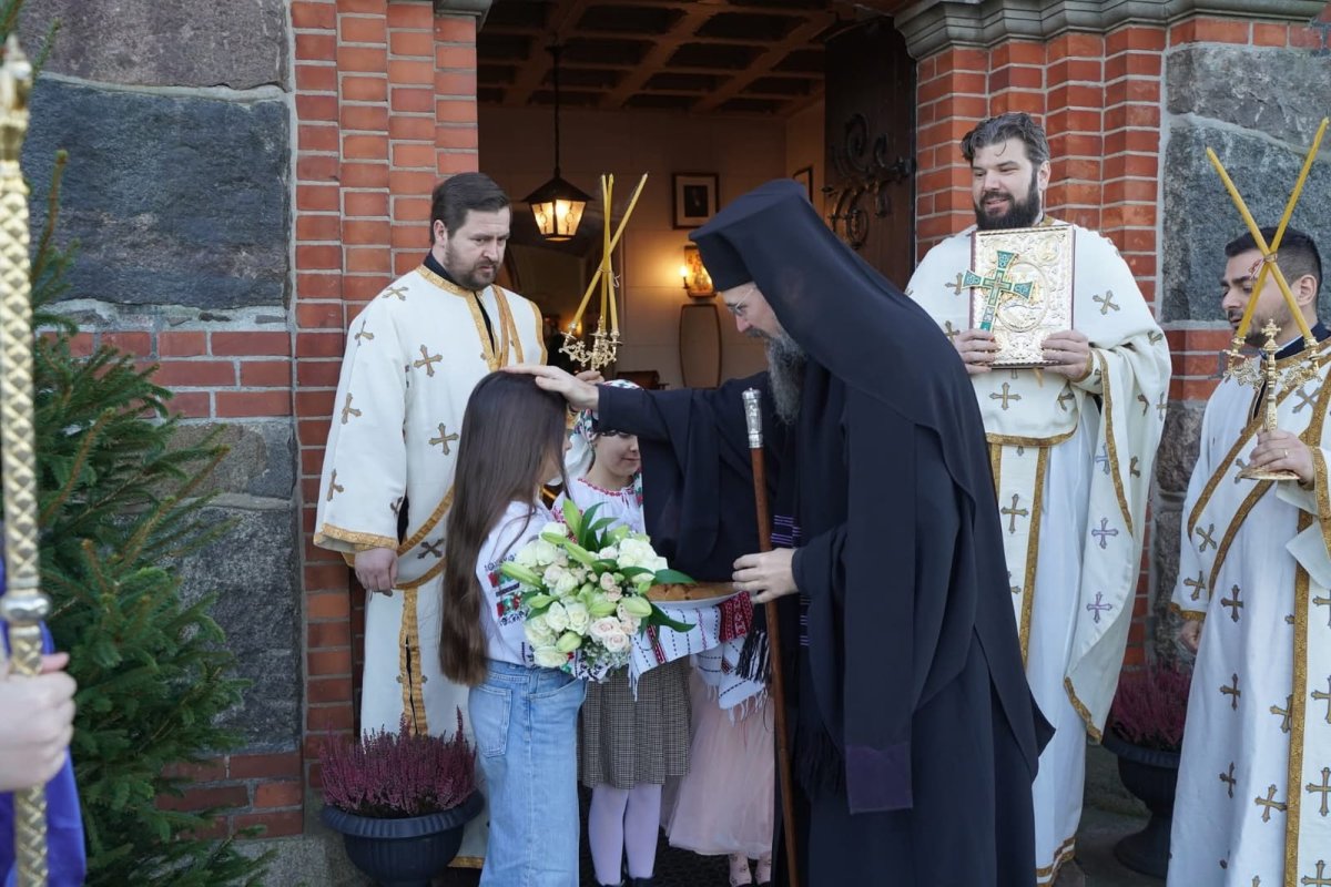 Slujiri arhierești în comunități românești din Suedia 351918