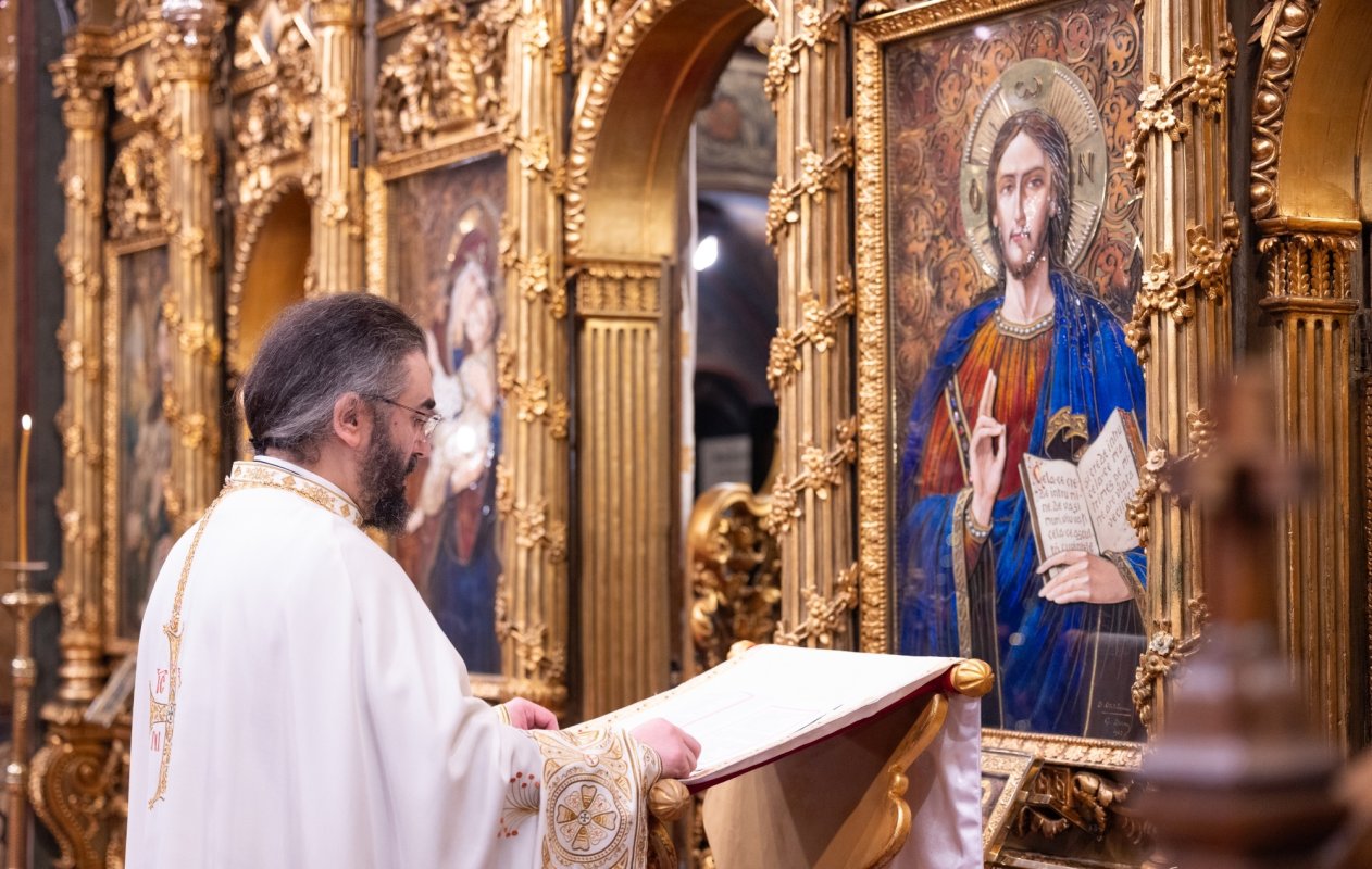 Slujba din noaptea trecerii dintre ani pe Colina Bucuriei 352025