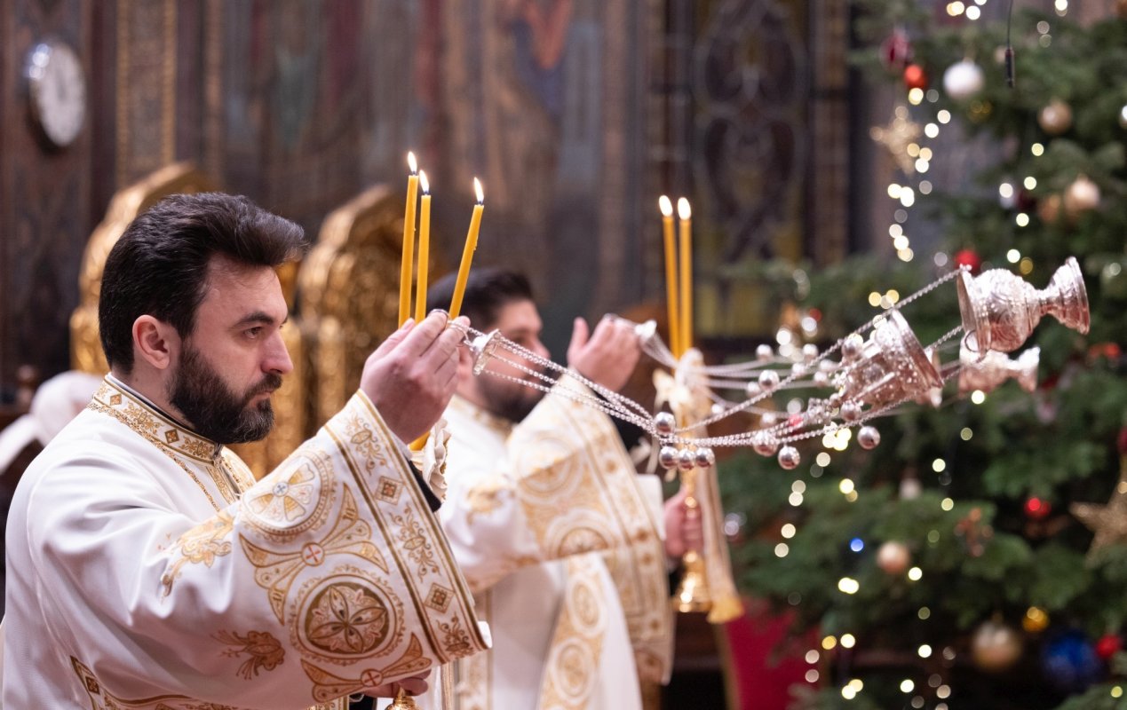 Slujba din noaptea trecerii dintre ani pe Colina Bucuriei 352026