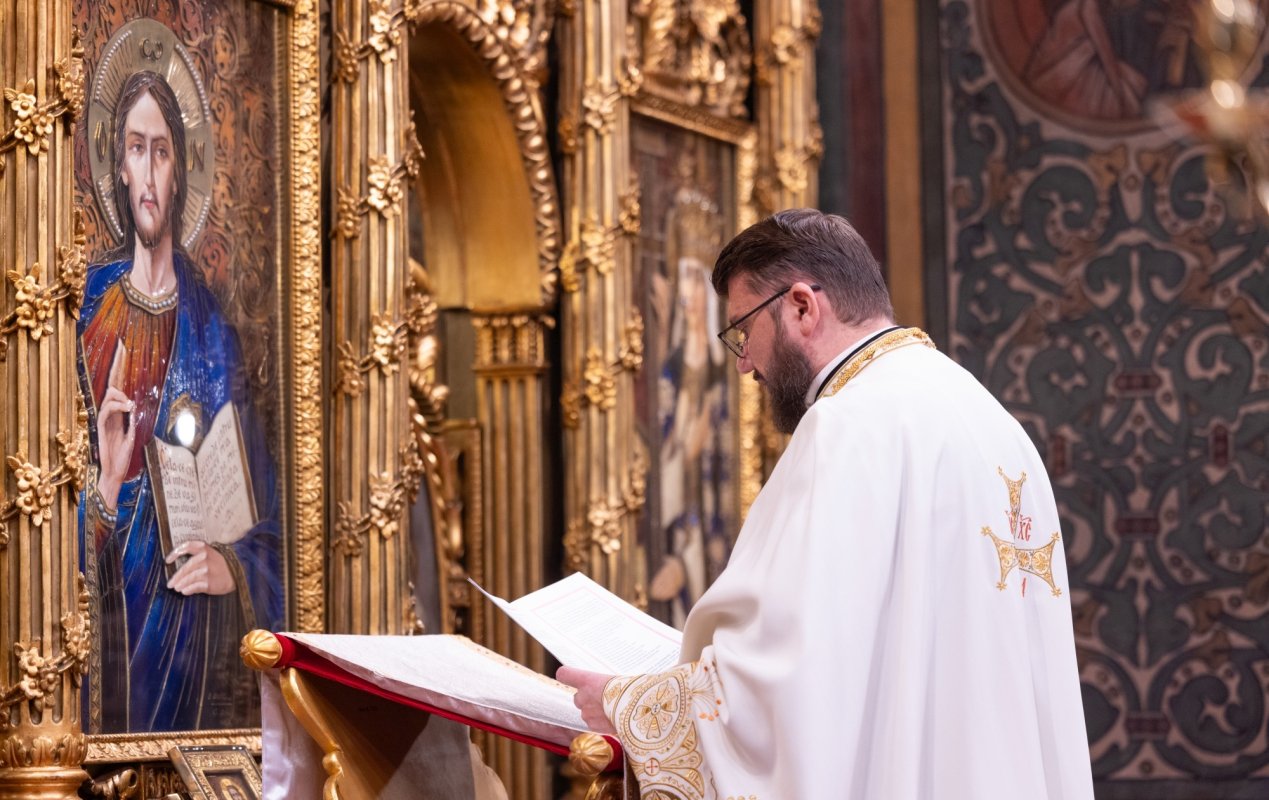 Slujba din noaptea trecerii dintre ani pe Colina Bucuriei 352027