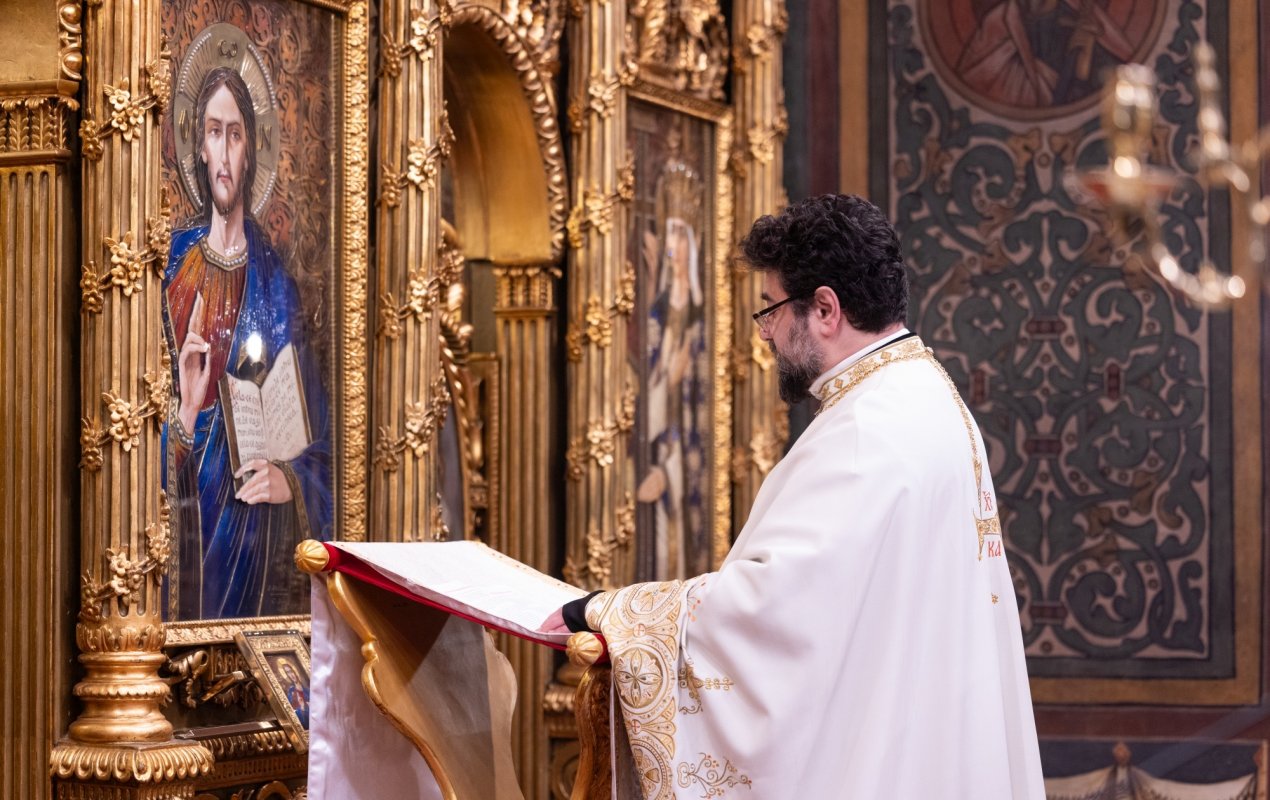 Slujba din noaptea trecerii dintre ani pe Colina Bucuriei 352029