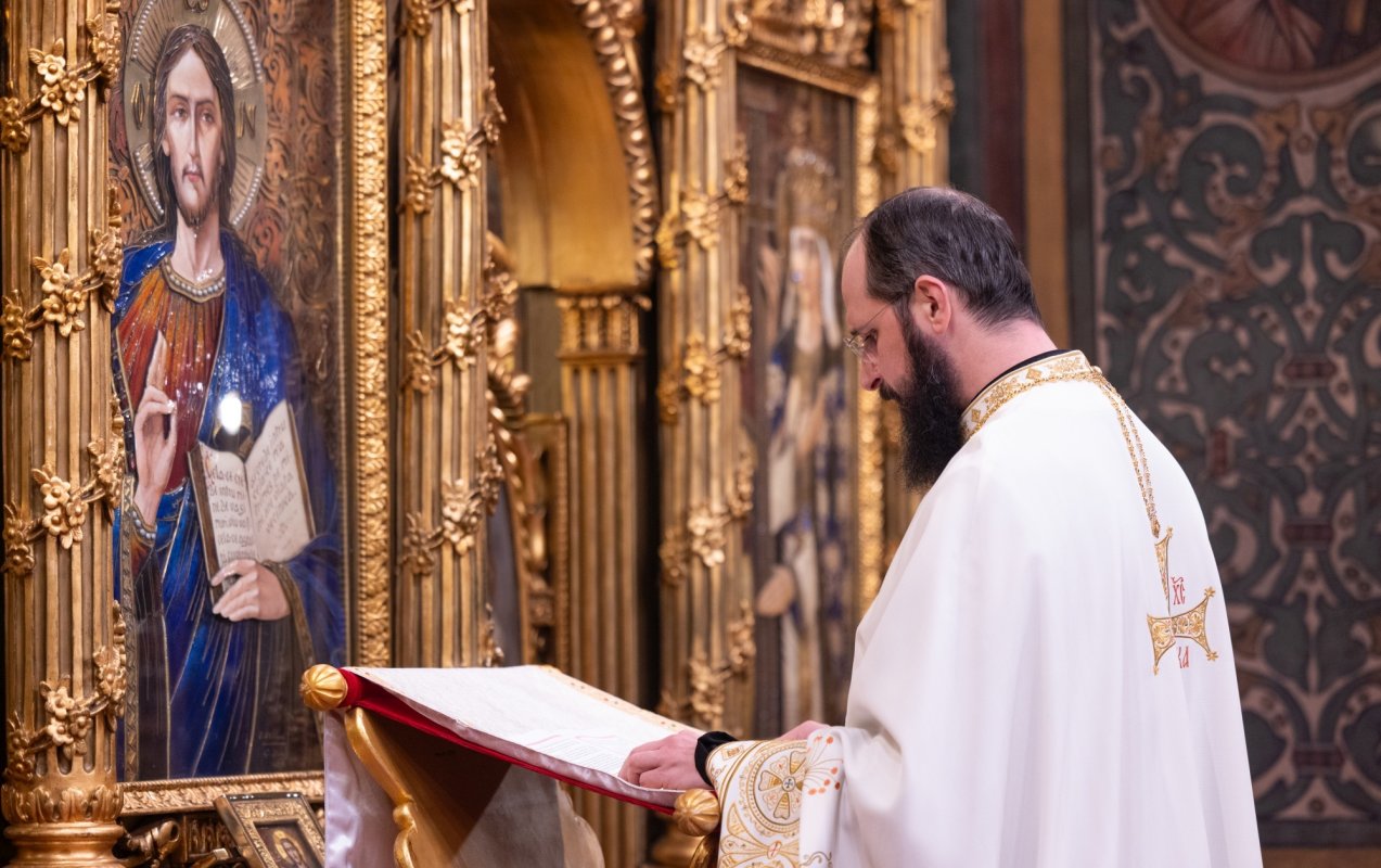 Slujba din noaptea trecerii dintre ani pe Colina Bucuriei 352030