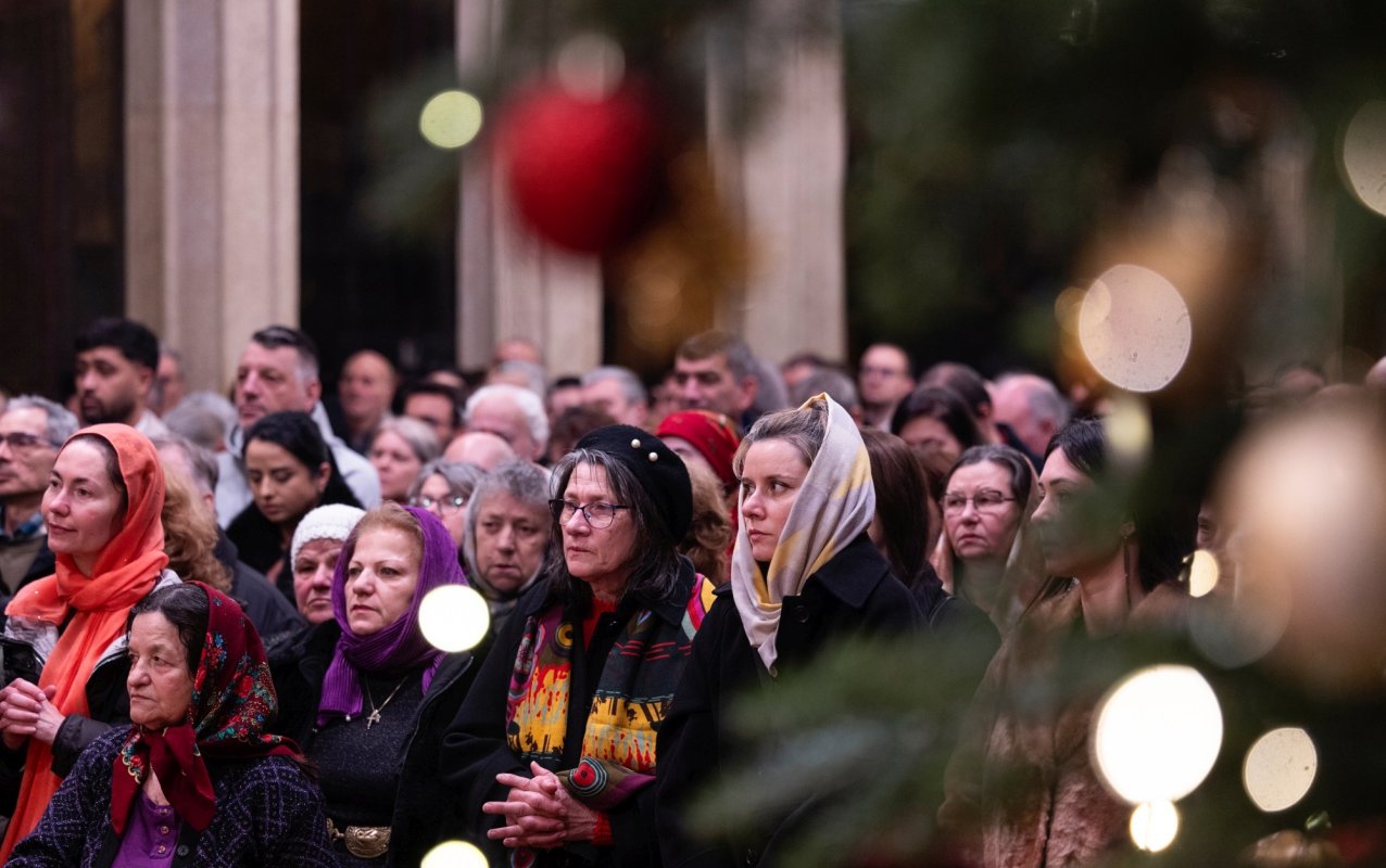 Slujba din noaptea trecerii dintre ani pe Colina Bucuriei 352032