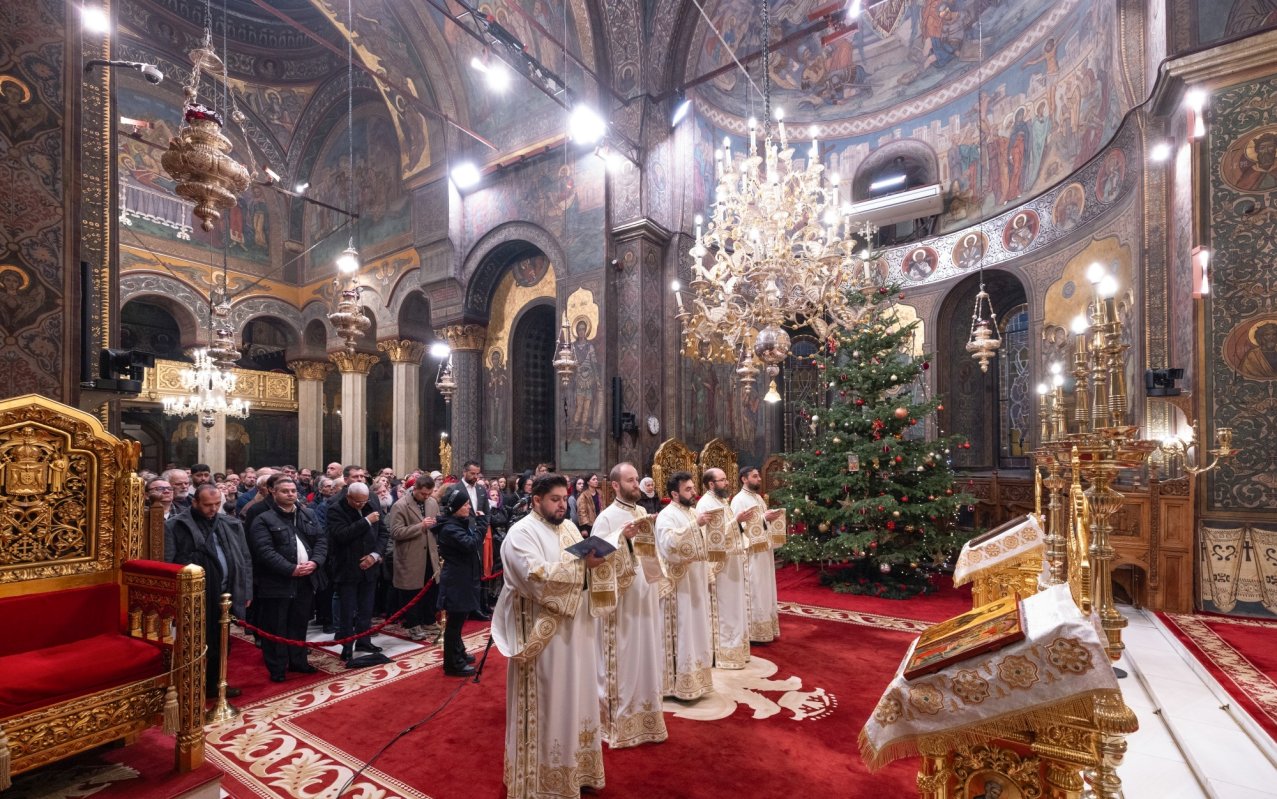 Slujba din noaptea trecerii dintre ani pe Colina Bucuriei 352036