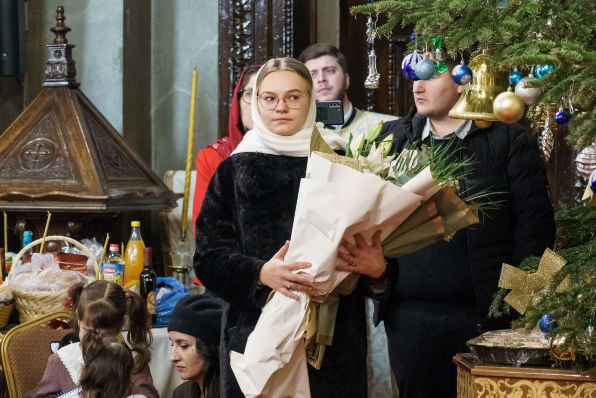 Credincioșii ieșeni au întâmpinat noul an în comuniune duhovnicească 352121