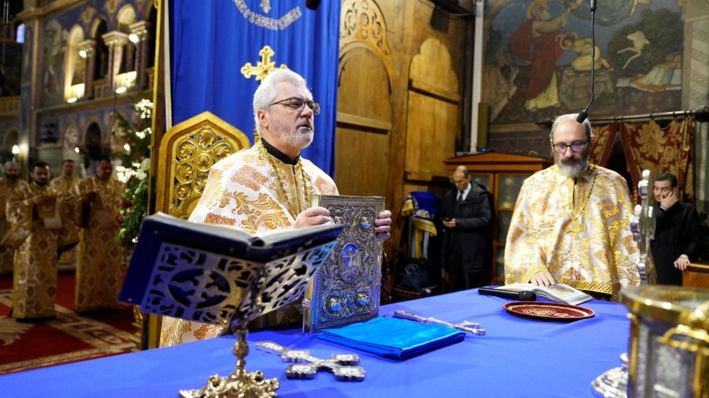 Slujire arhierească în prima zi din noul an la Sibiu 352104