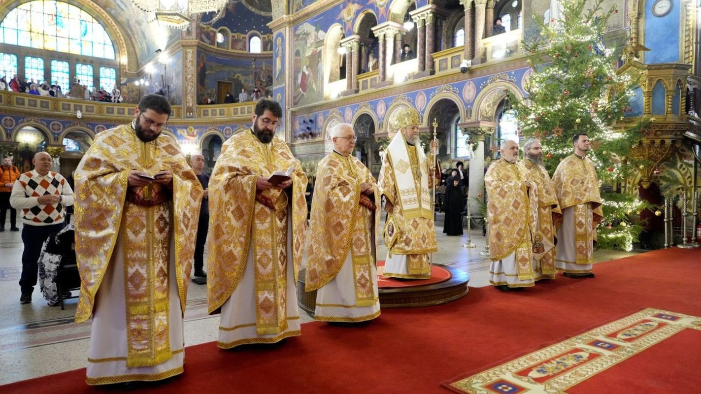 Slujire arhierească în prima zi din noul an la Sibiu 352105