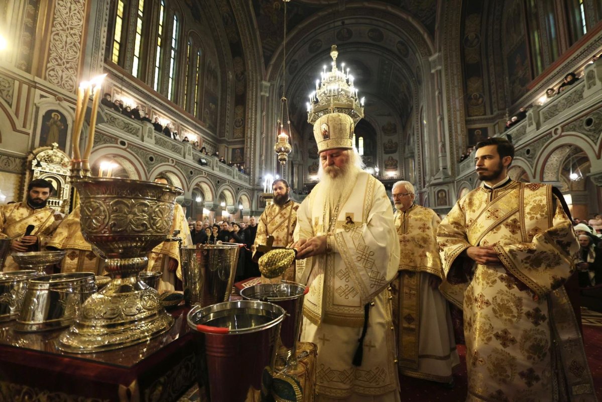 Binecuvântare cu Agheasmă Mare pentru timișoreni 352360