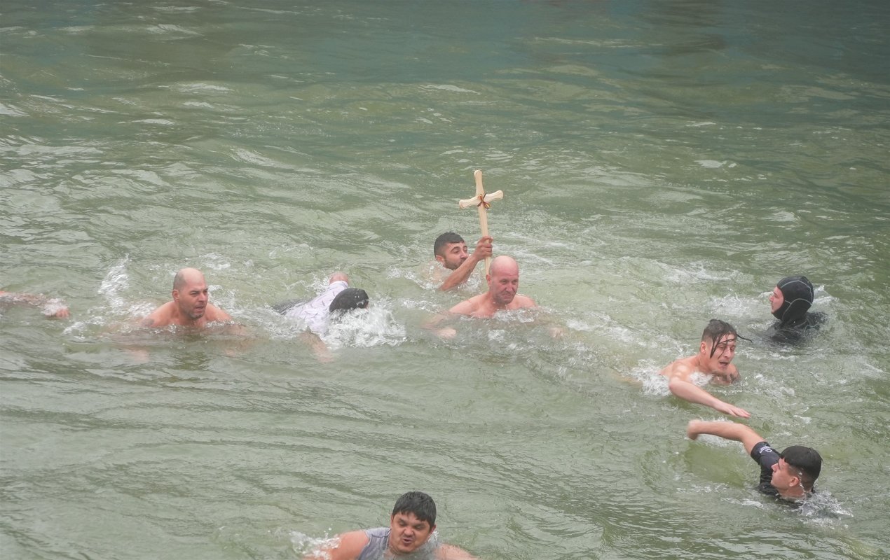 Binecuvântarea apelor Mării Negre și Dunării de Bobotează 352347