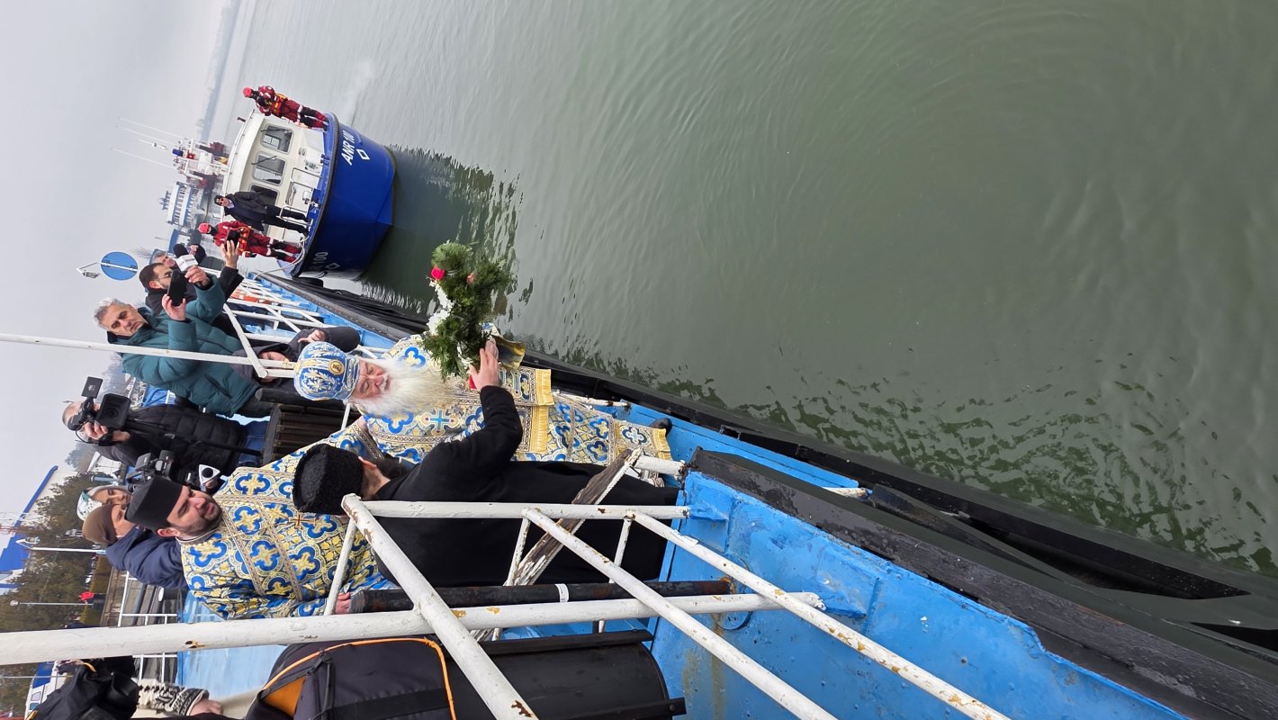 Binecuvântarea apelor Mării Negre și Dunării de Bobotează 352348