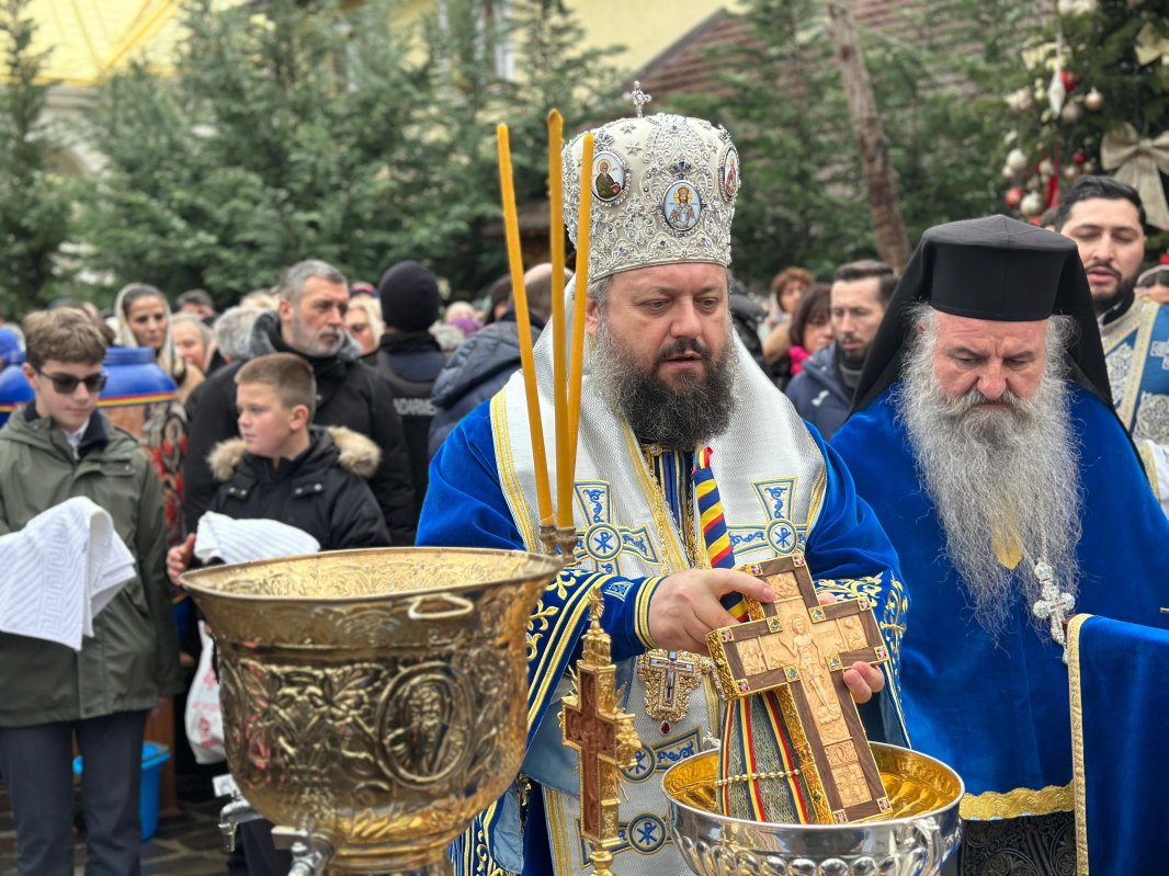 Zile de sărbătoare la Paraclisul Catedralei Naționale din București 352352