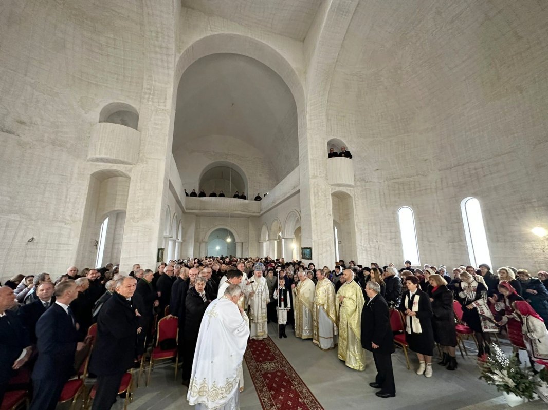 Hramul Bisericii „Sfântul Proroc Ioan Botezătorul” din Bistrița 352406