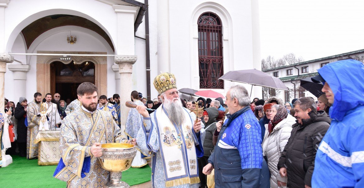 Prăznuiri liturgice la Râmnicu Vâlcea 352427