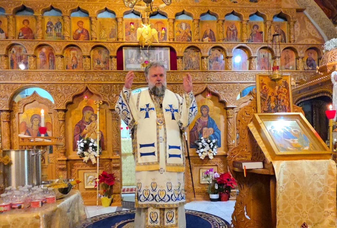 Vizita pastorală la Parohia românească „Sfânta Treime” din Los Angeles 352415