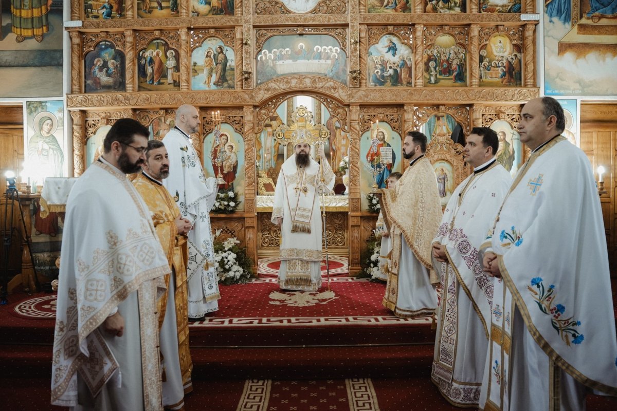 Zi de sărbătoare pentru credincioșii din Zalău 352485