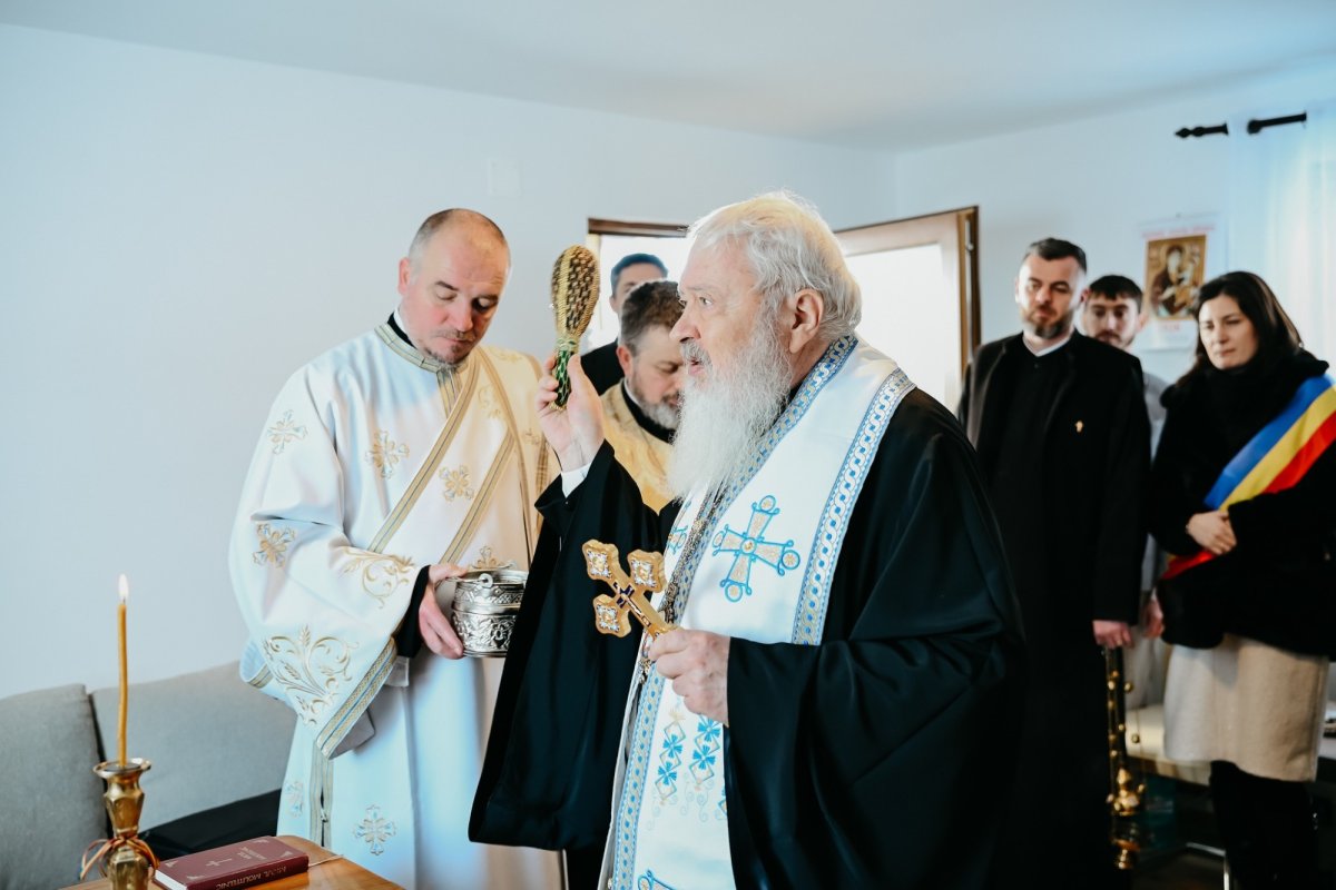 Binecuvântare arhierească în Parohia Crăești 352593