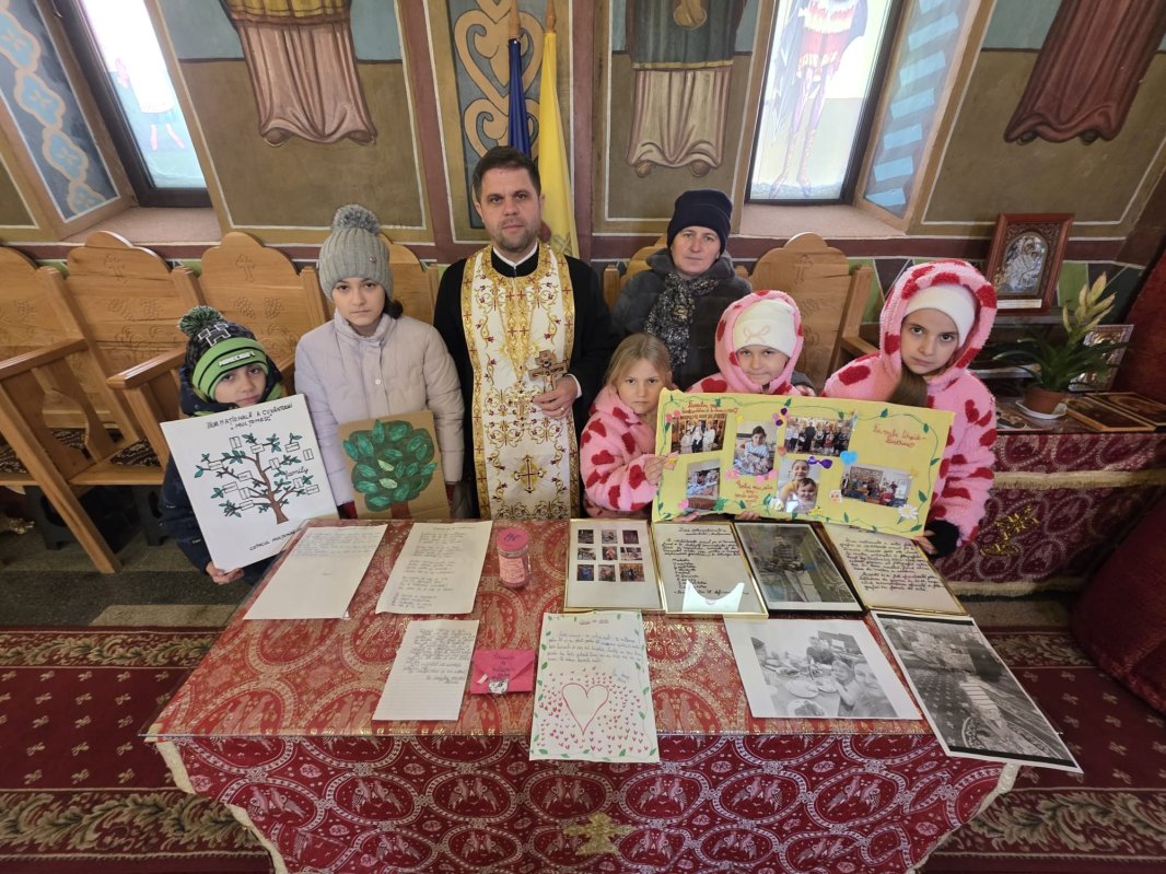Familia surprinsă în imagini și cuvinte de mulțumire la o parohie din Călărași 352637