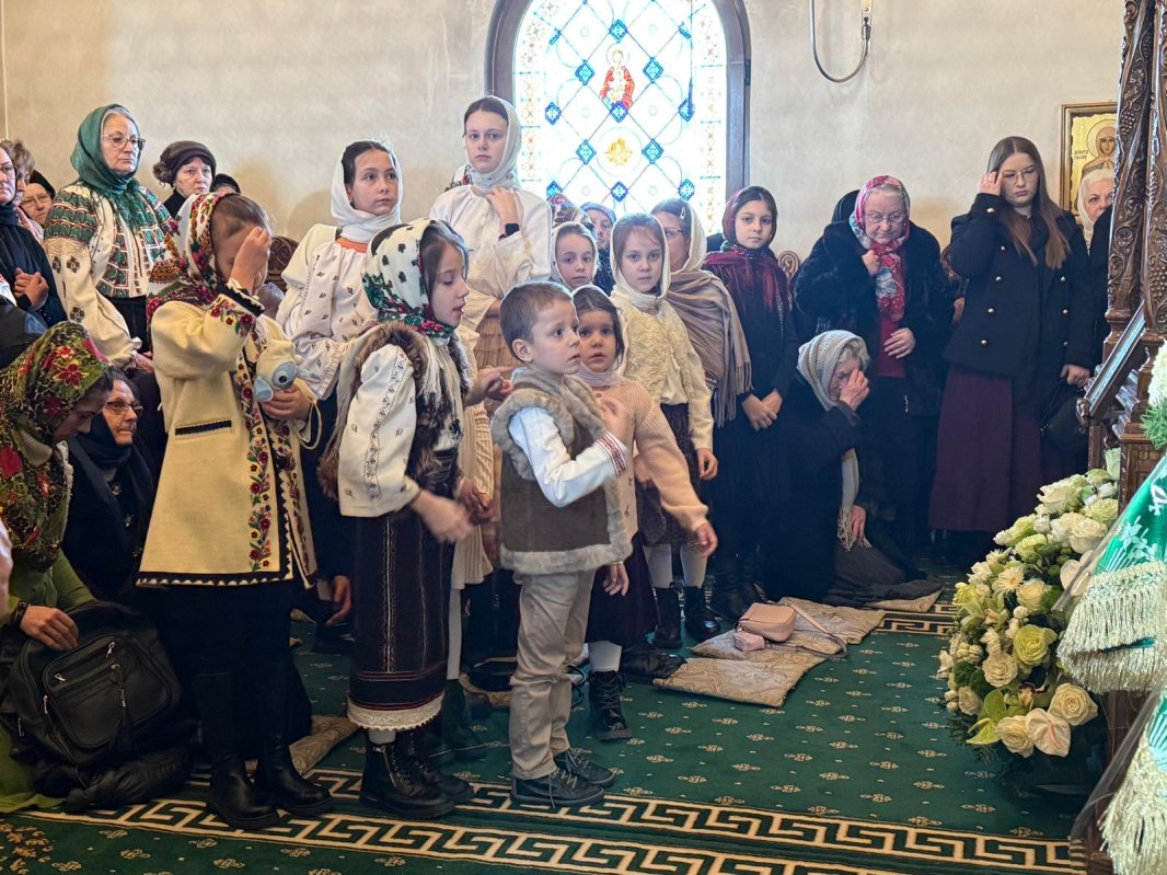 Hramul de iarnă al Mănăstirii Zosin, cinstit prin slujbă arhierească 352626