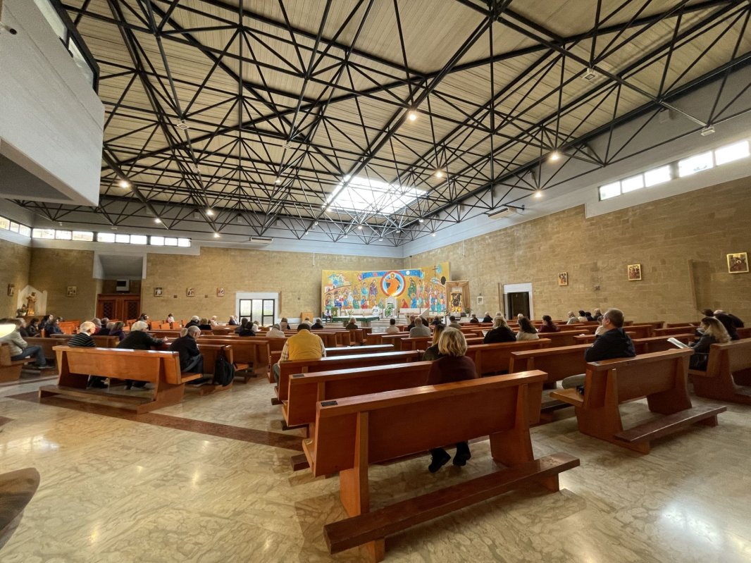 Mii de kilometri, aceeași Liturghie  352560