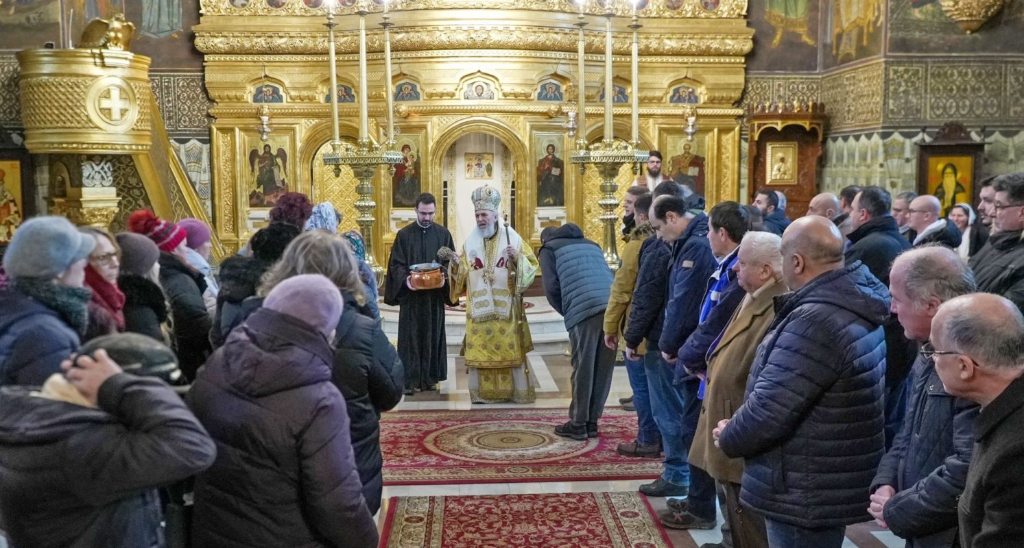Slujire arhierească la Catedrala Arhiepiscopală din Galaţi 352621