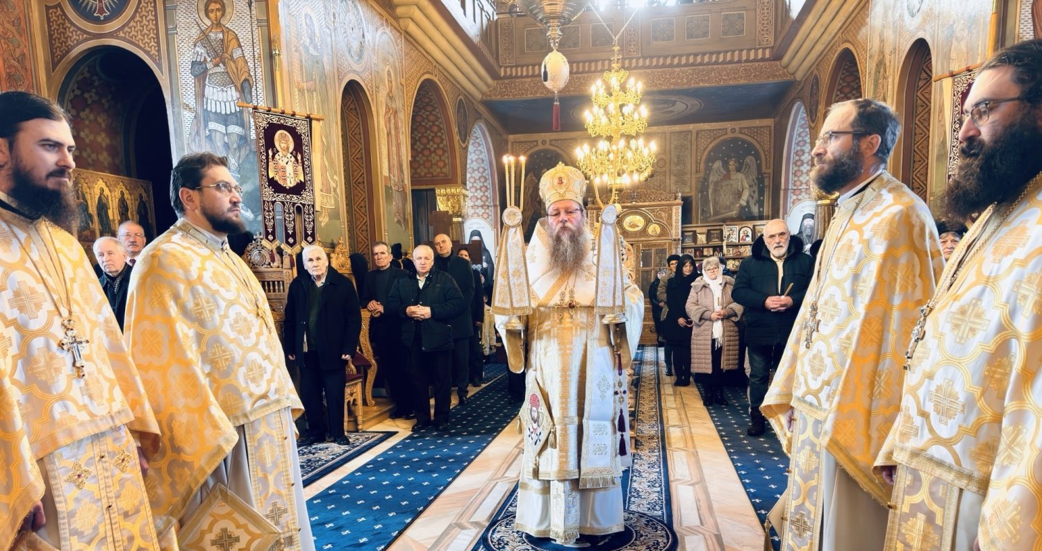 Credincioşi harghiteni reuniţi în rugăciune 352765