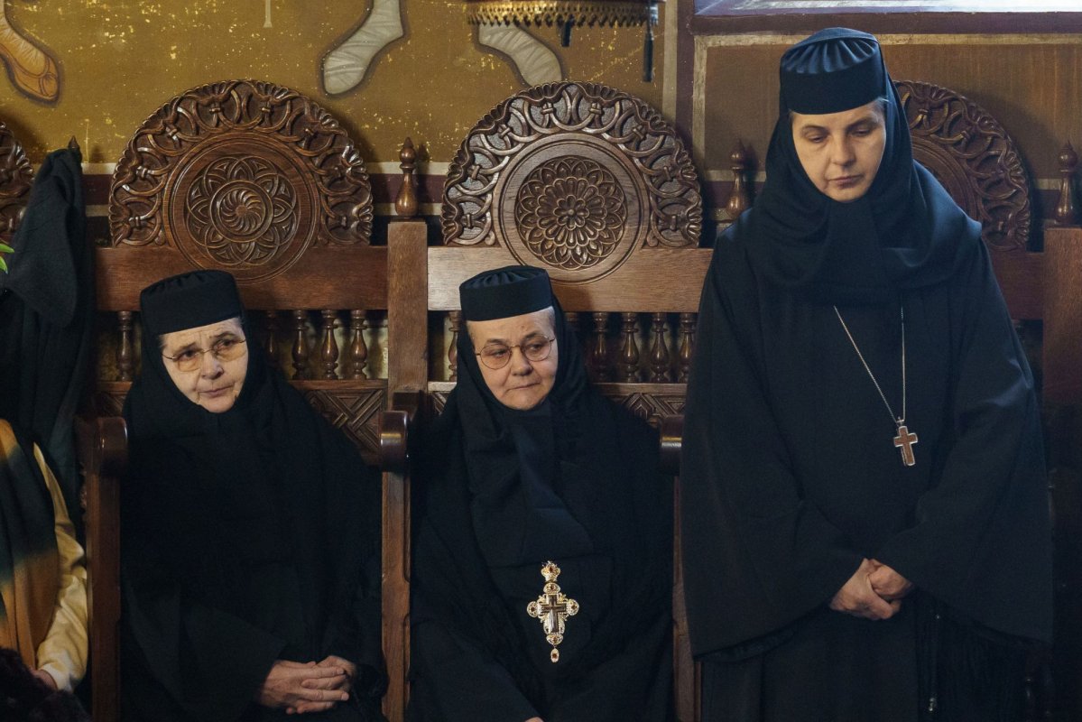 Obștea Mănăstirii Copou din Iași și-a sărbătorit hramul de iarnă 353115