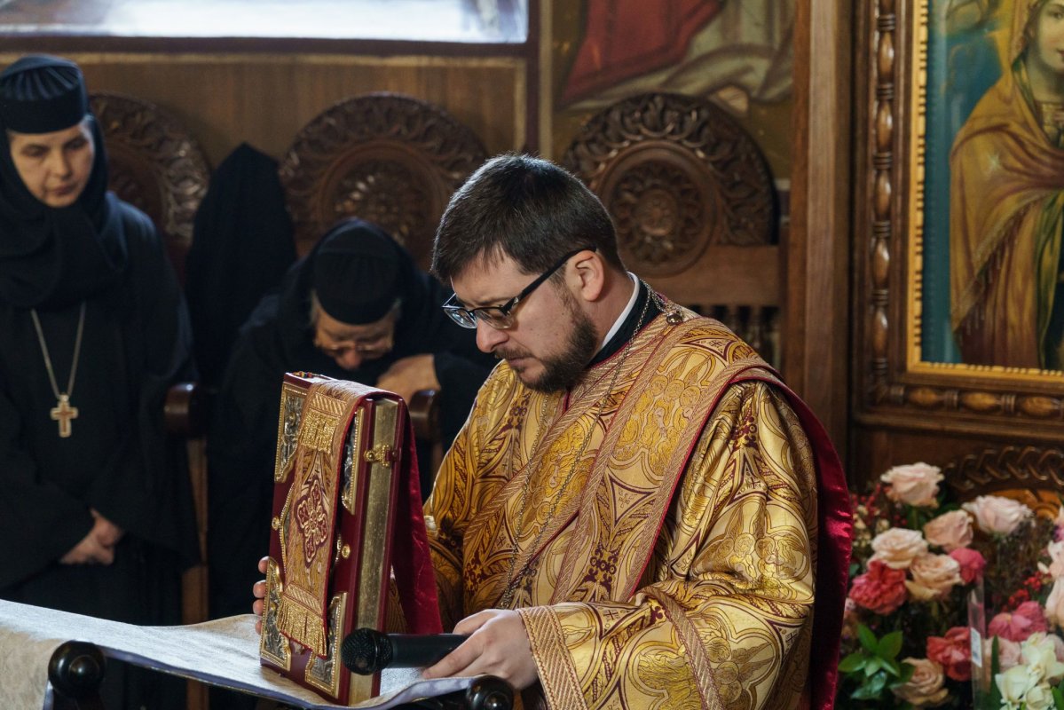 Obștea Mănăstirii Copou din Iași și-a sărbătorit hramul de iarnă 353122