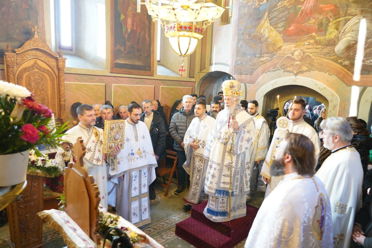 Hramul Paraclisului eparhial din Târgoviște 353168