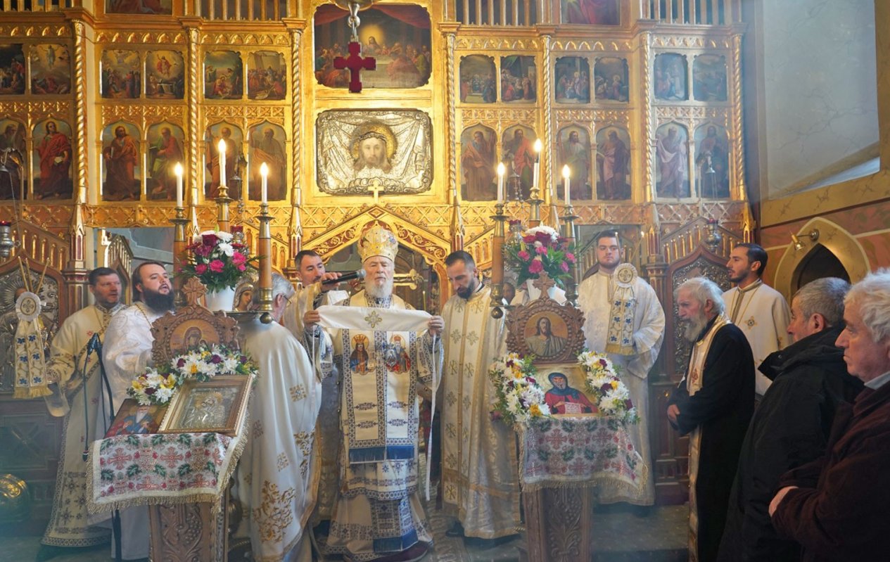 Hramul Paraclisului eparhial din Târgoviște 353169