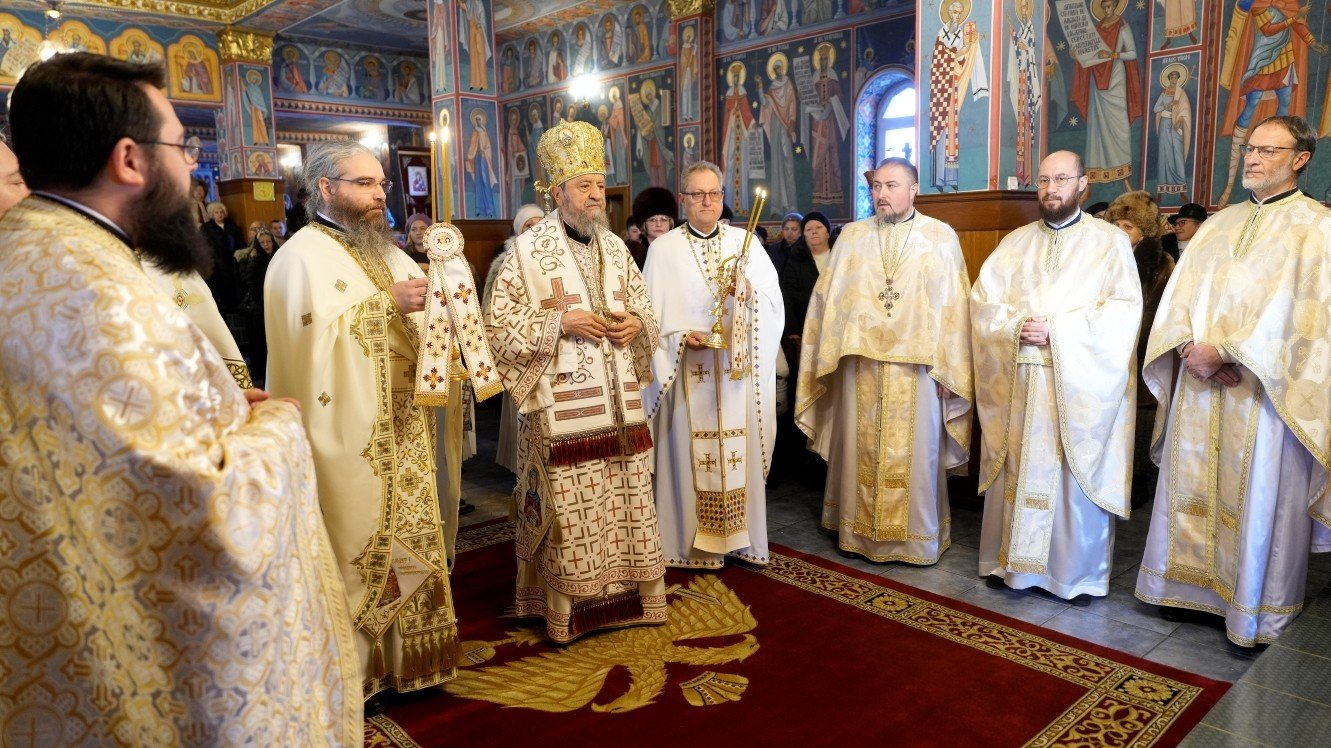 Liturghie arhierească la Biserica „Sfântul Antonie cel Mare” din Sibiu 353141