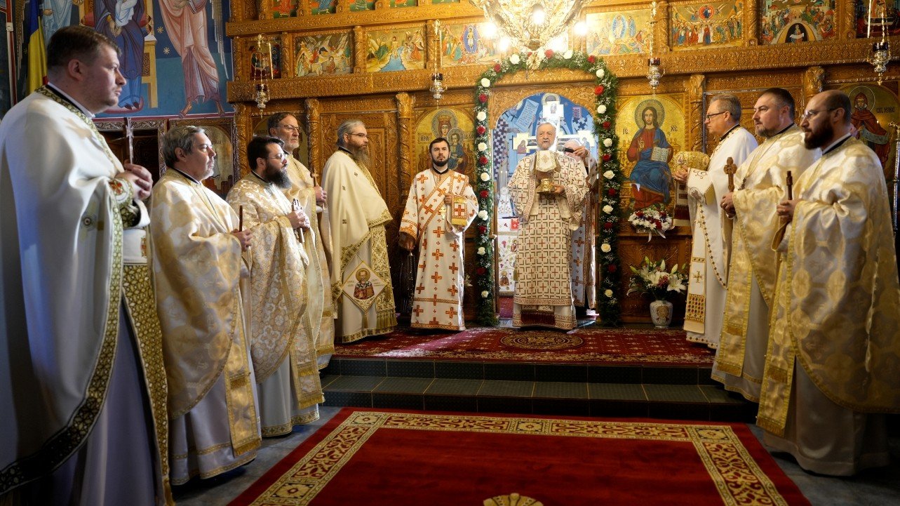 Liturghie arhierească la Biserica „Sfântul Antonie cel Mare” din Sibiu 353143