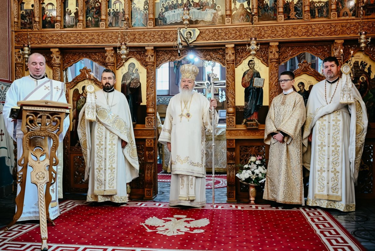 Slujire arhierească în Parohia „Nașterea Domnului” din cartierul clujean Gheorgheni 353134